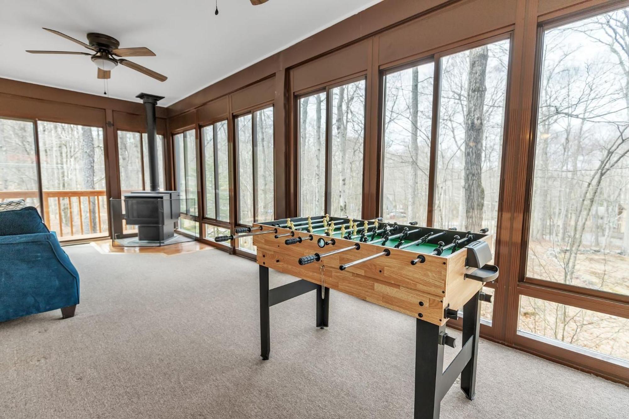 Pocono Getaway - Serene 3br Home *