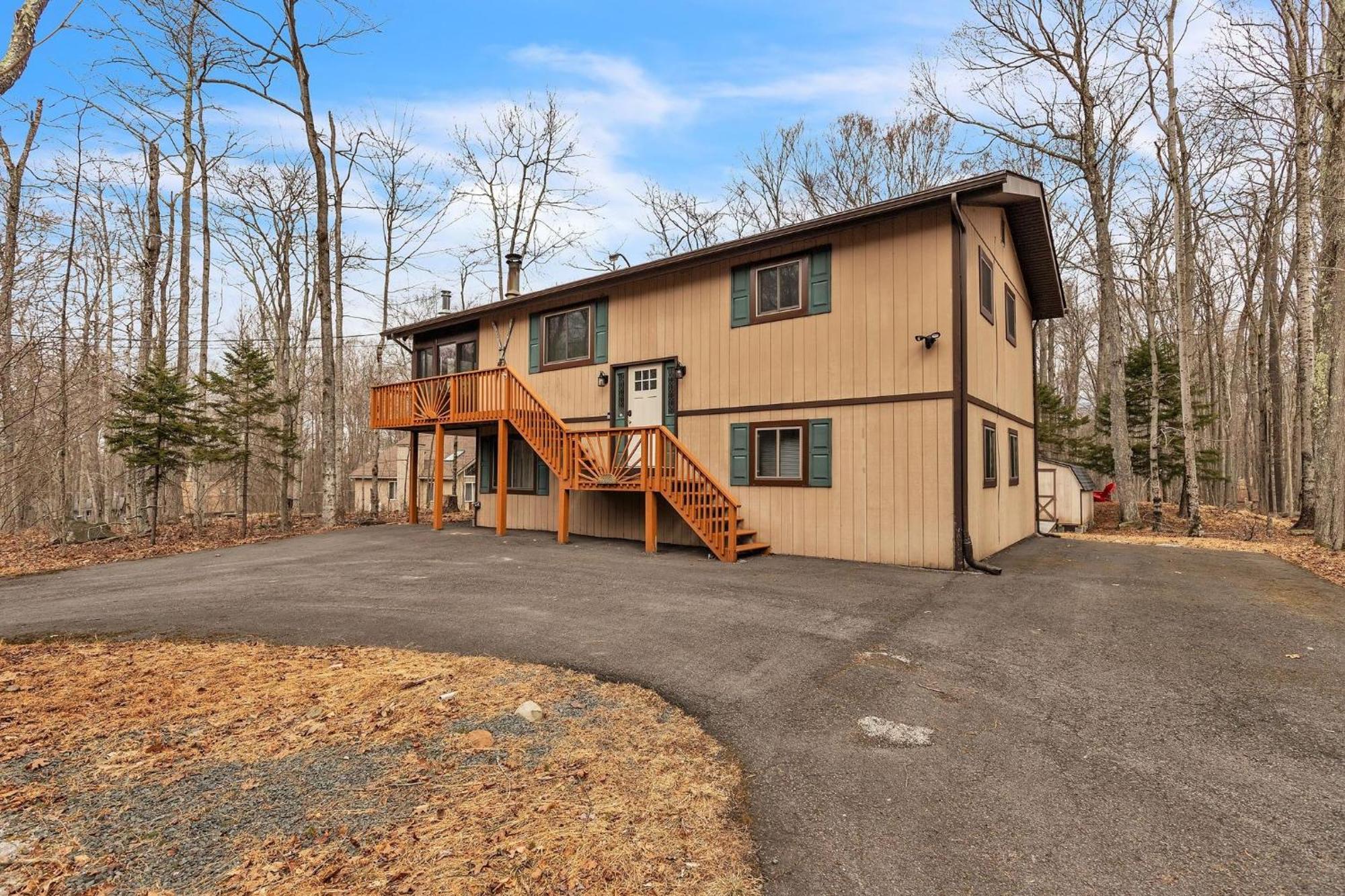 Pocono Getaway - Serene 3br Home