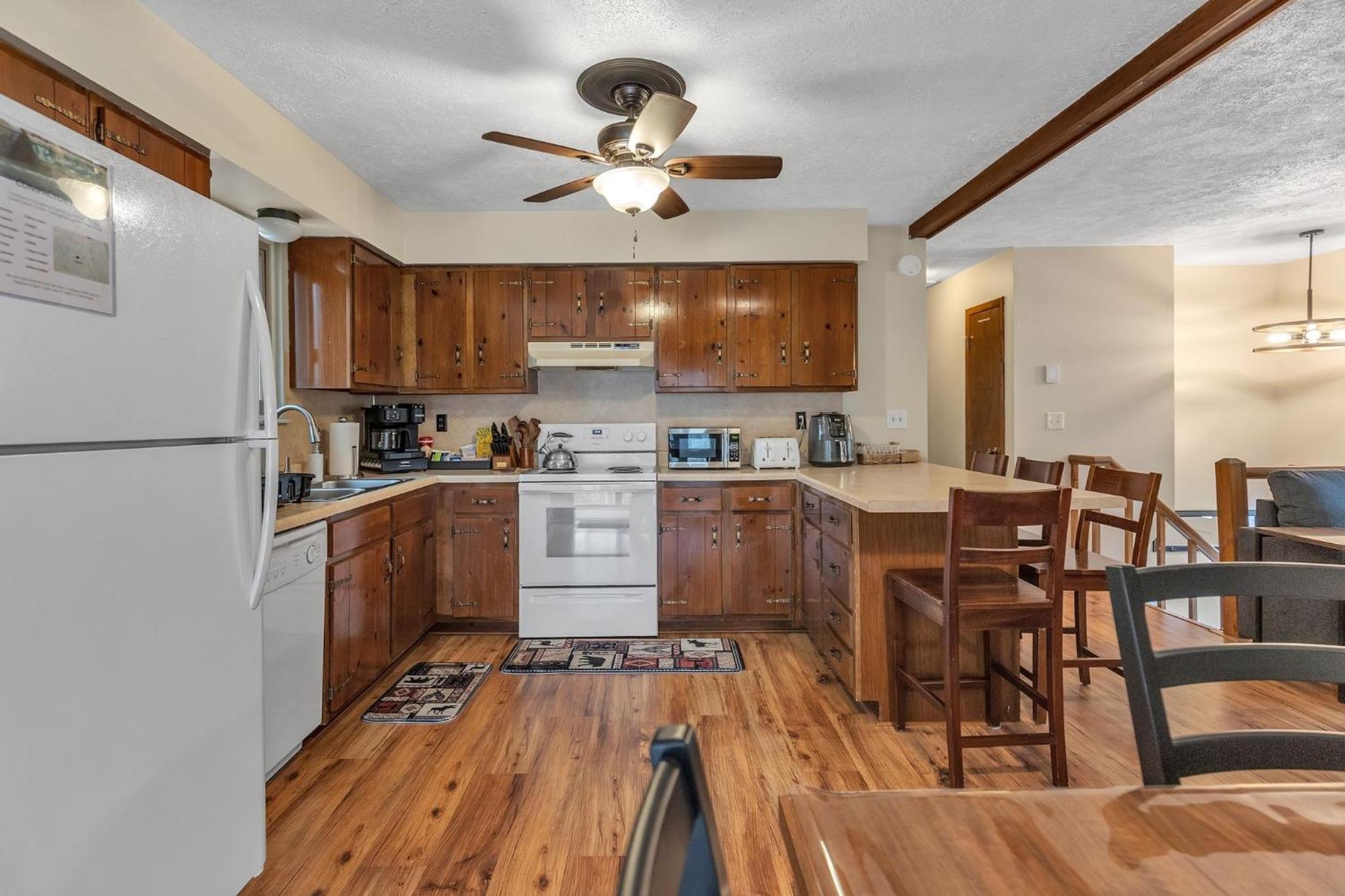 Pocono Getaway - Serene 3br Home *